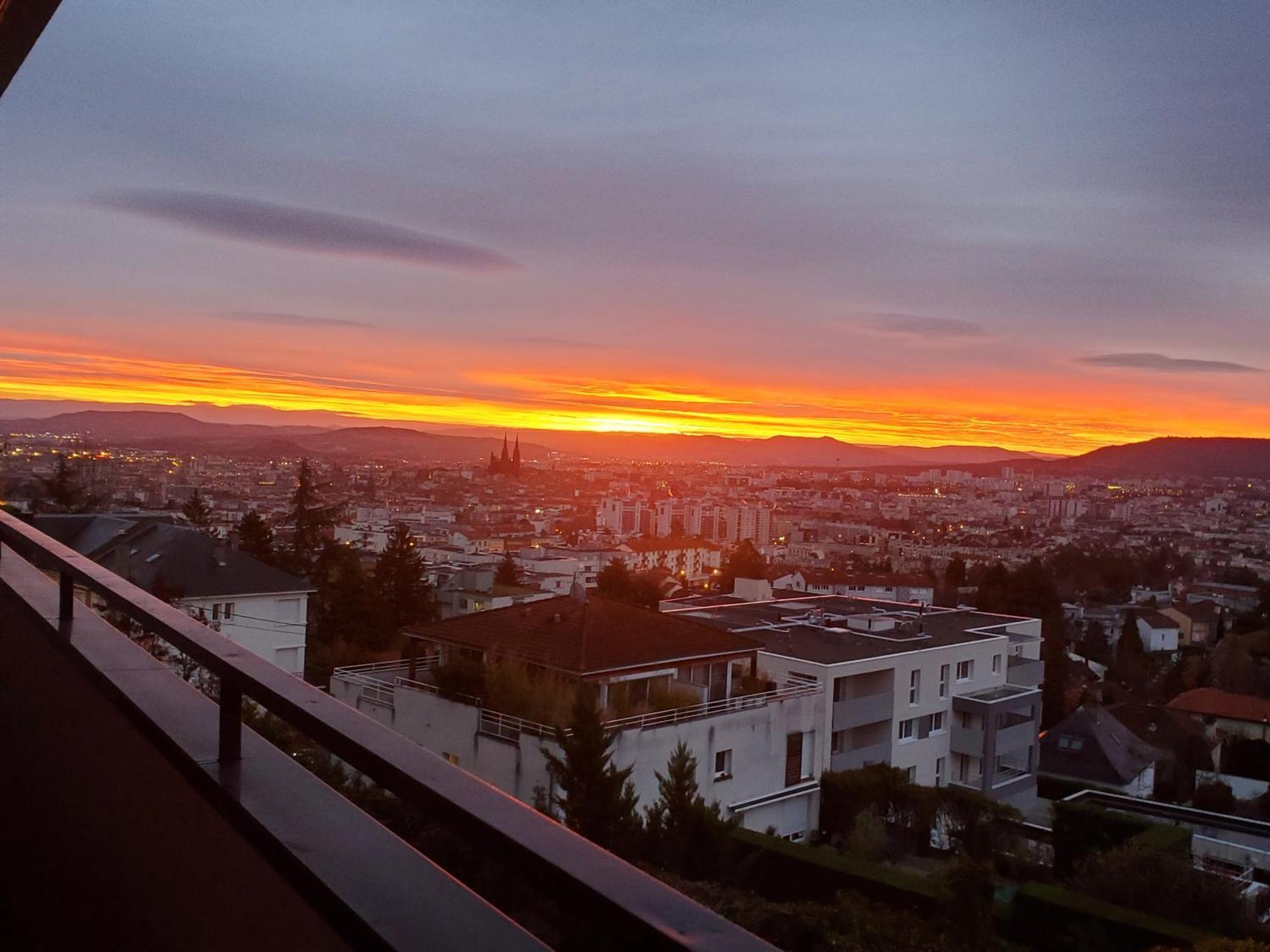 Entre Ville Et Nature - Les Hauts De Clermont Avec Garage Gratuit Eksteriør billede
